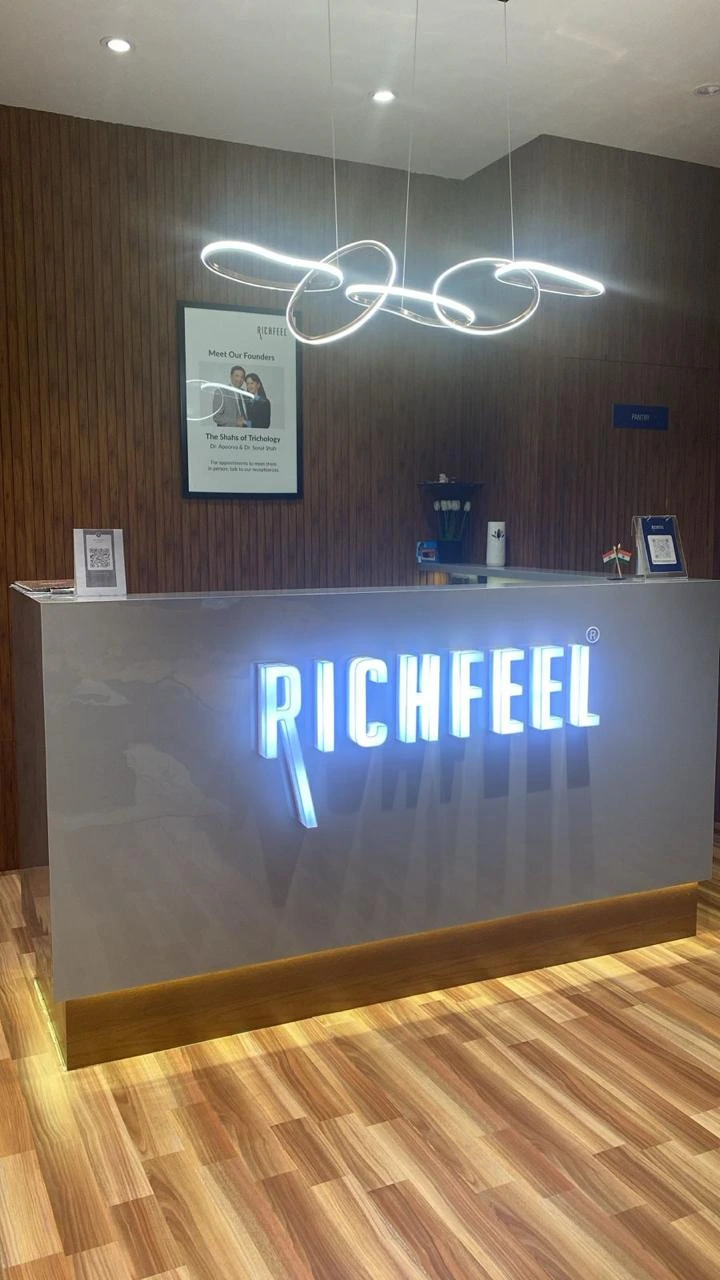 Richfeel Clinic Welcome & Reception Desk